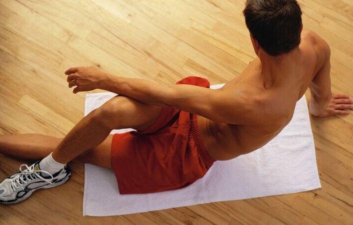 O exercício regular ajudará a aumentar a força masculina. 